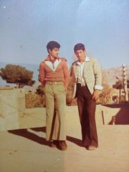 قاسم سلیمانی در کنار شهید احمد سلیمانی، روستای قنات ملک